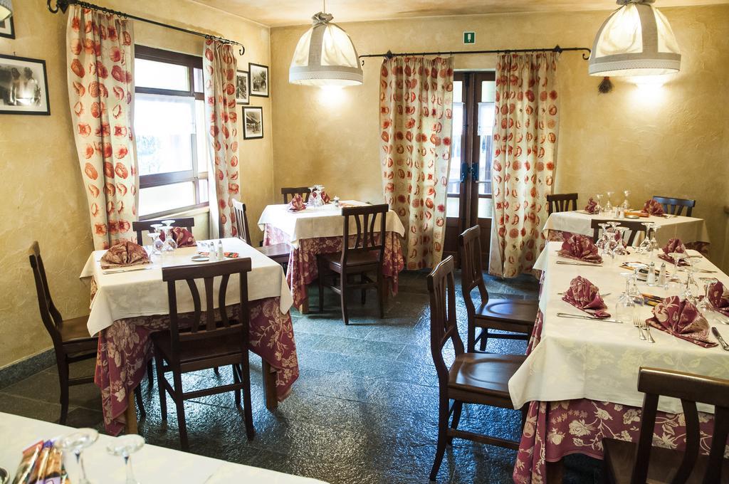 Hotel Vallee De Конь Екстер'єр фото
