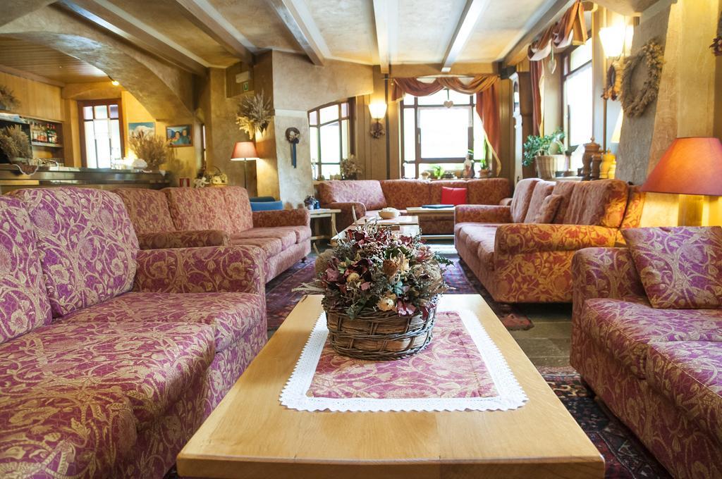Hotel Vallee De Конь Екстер'єр фото
