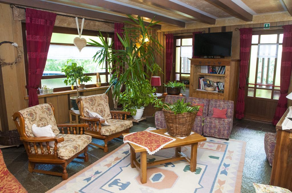 Hotel Vallee De Конь Екстер'єр фото