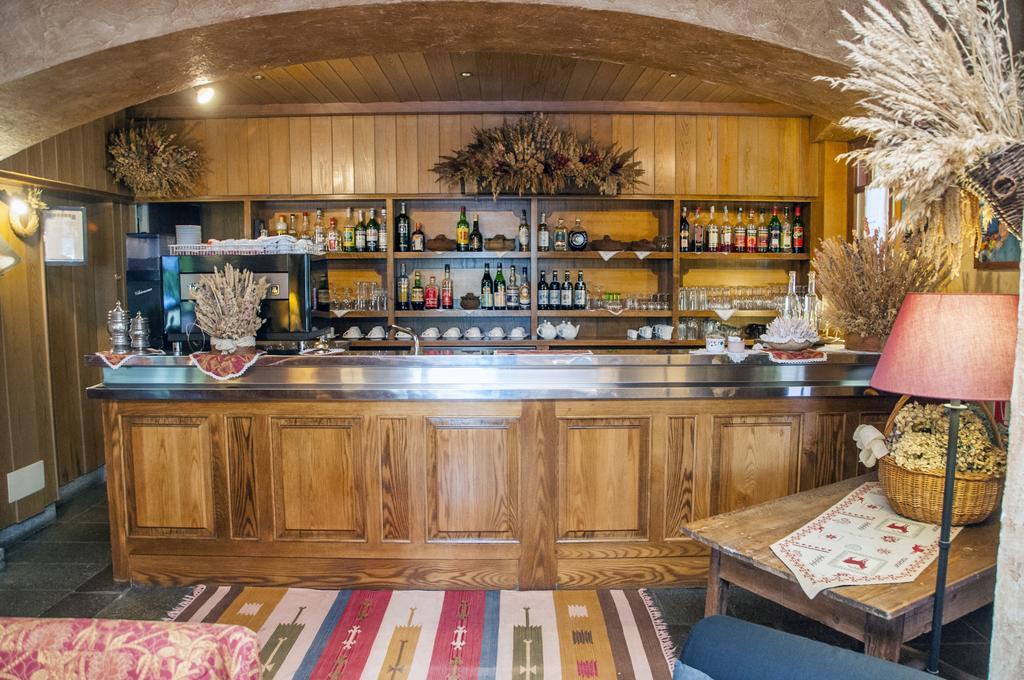 Hotel Vallee De Конь Екстер'єр фото