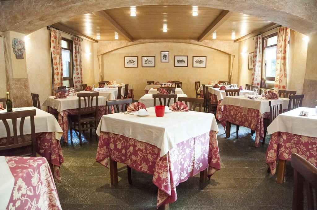 Hotel Vallee De Конь Екстер'єр фото